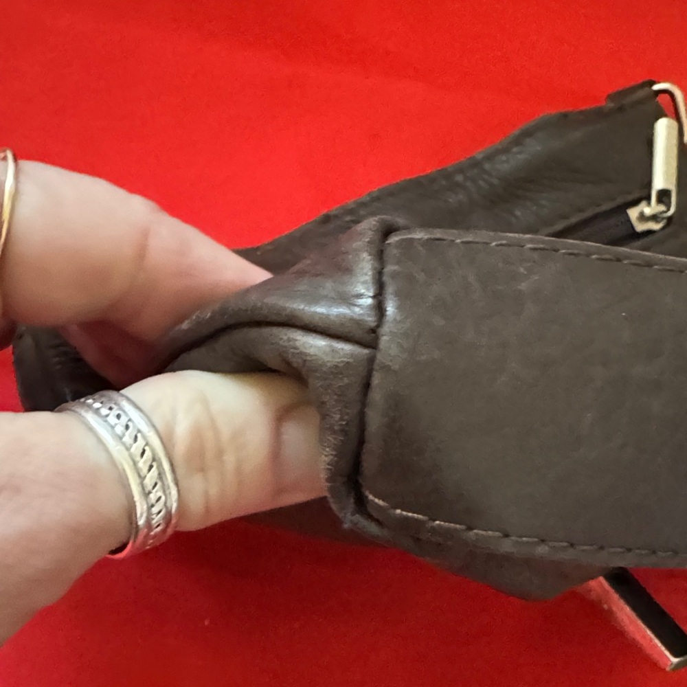 MADE IN ITALY Elegant Brown Leather Shoulder Bag 1 Tiny mark on back clean - Picture 10 of 12
